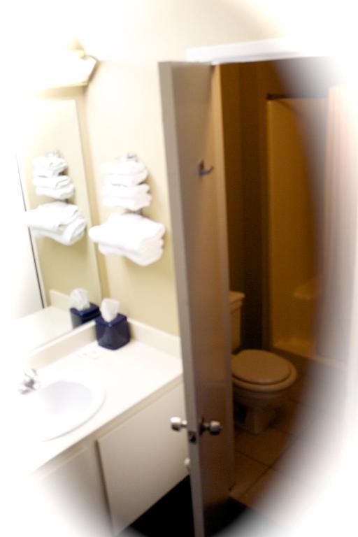 Holland Inn And Suites Taft Habitación foto